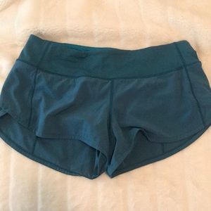 Lulu shorts 2.5”